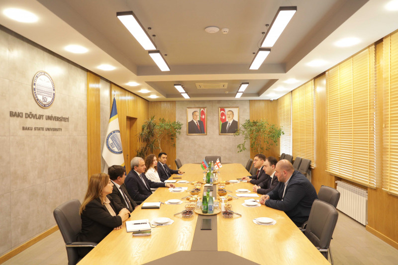 Gürcüstan parlamentinin Təhsil, elm və gənclərlə iş komitəsi sədrinin birinci müavininin rəhbərlik etdiyi nümayəndə heyəti BDU-da