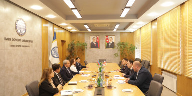 Gürcüstan parlamentinin Təhsil, elm və gənclərlə iş komitəsi sədrinin birinci müavininin rəhbərlik etdiyi nümayəndə heyəti BDU-da