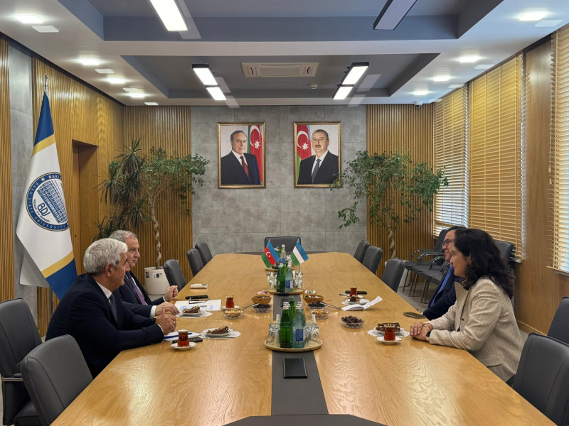 BDU ilə Özbəkistanın Jurnalistika və Kütləvi Kommunikasiya Universitetinin rektorları arasında görüş
