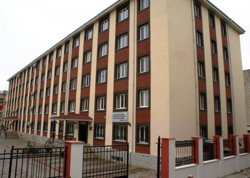 BDU-nun nəzdində “Gənc istedadlar” liseyinə müsabiqədənkənar qəbul olunmaq istəyən şagirdlərin nəzərinə!