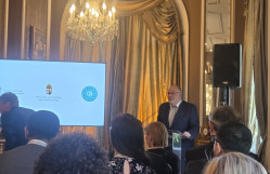 BDU-nun prorektoru Macarıstanda Türk Dövlətlərinin Akademik Konfransında iştirak edib