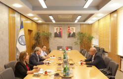 BDU-da Türkiyənin Çağ Universitetinin rektoru Murat Koçla görüş