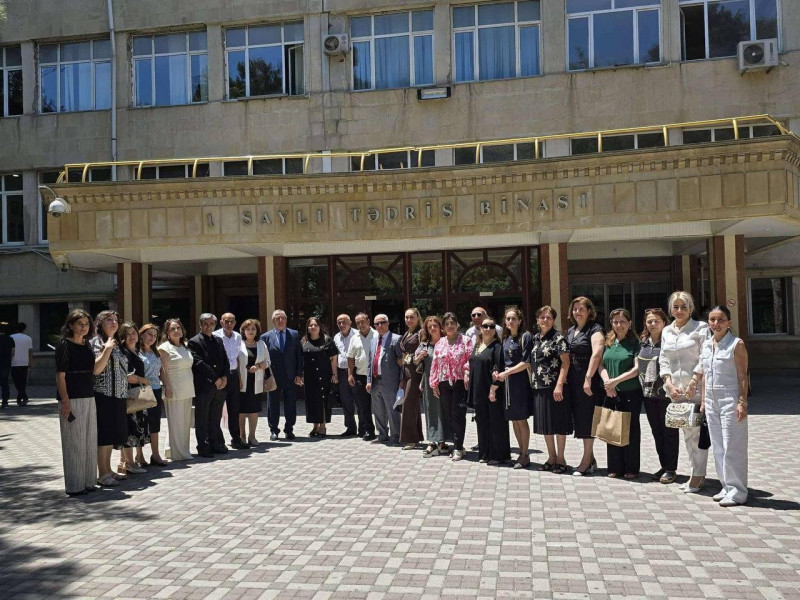 Filologiya fakültəsinin məzunları 30 il sonra yenidən BDU-da