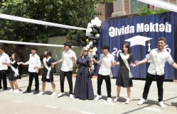 BDU-nun nəzdində “Gənc istedadlar” liseyində “Son zəng”