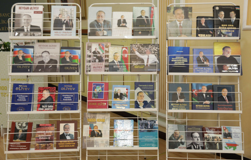 BDU-da “Qurtuluşumuzun Suverenlik yolu” adlı kitab sərgisi