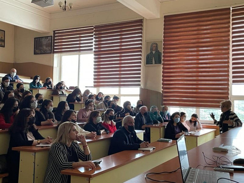 Biologiya fakültəsində “Bitki orqanizminin tamlıq problemi“ mövzusunda elmi seminar