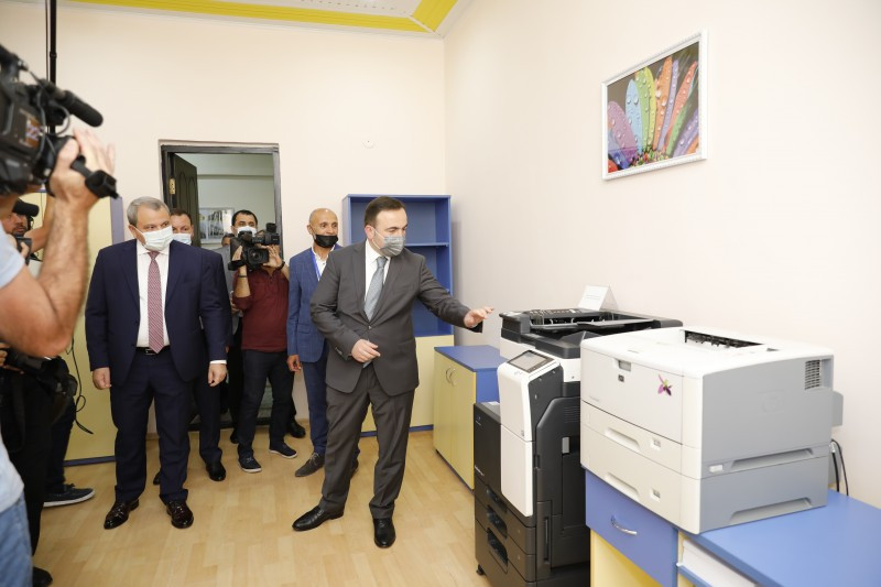 bp-nin regional prezidenti Qəri Counz BDU Nəşr Evinin fəaliyyəti ilə tanış olub