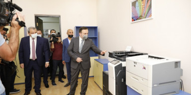 bp-nin regional prezidenti Qəri Counz BDU Nəşr Evinin fəaliyyəti ilə tanış olub