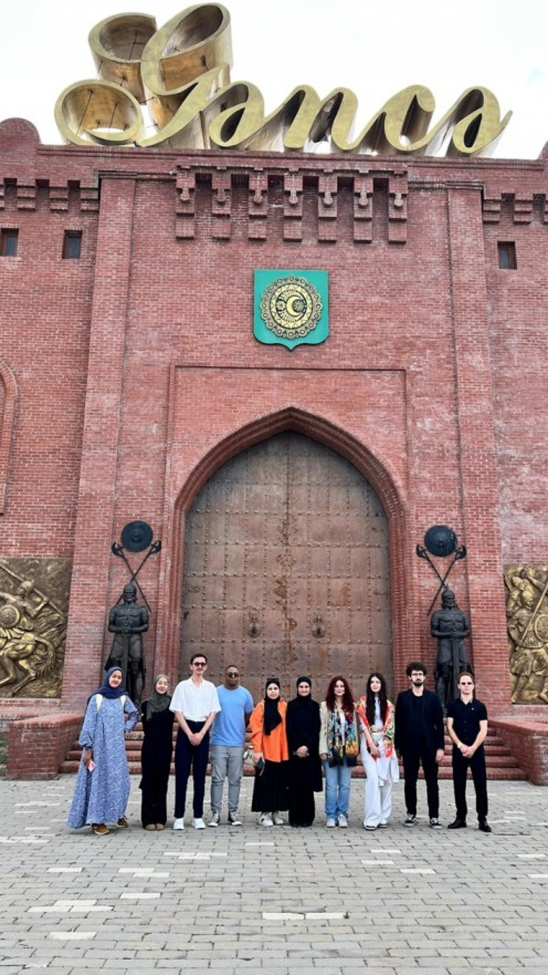 BDU-nun əcnəbi tələbələri Gəncəyə səfər ediblər