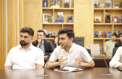 BDU-da Everesti fəth edən azərbaycanlı alpinist Vəfa Musayeva ilə görüş