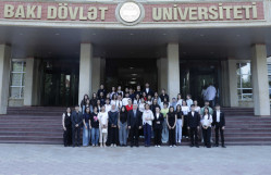 BDU-da Everesti fəth edən azərbaycanlı alpinist Vəfa Musayeva ilə görüş