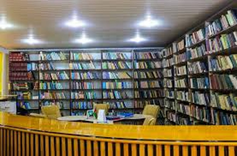 BDU-nun kitab hədiyyəsi