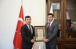 BDU-nun nümayəndə heyəti Türkiyənin Ankara Sosial Elmlər Universitetində