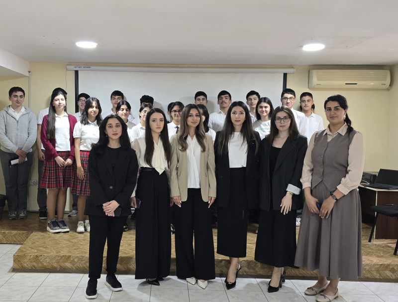 BDU-nun Psixoloji yardım sektoru "Gənc istedadlar" liseyində "Sənin peşən, sənin gələcəyin" adlı təlim keçirib