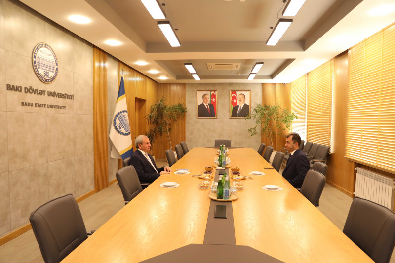 BDU-da azərbaycanlı çinşünas alim Aqşin Əliyevlə görüş keçirilib