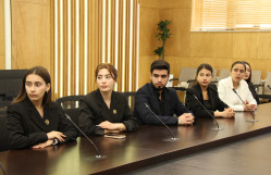 XİN-in xüsusi tapşırıqlar üzrə səfiri Elşad İskəndərov BDU tələbələri ilə görüşüb