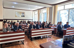 BDU-da özbək yazıçısı Adil Yaqubovun “Uluğbəy xəzinəsi” romanının təqdimatı keçirilib