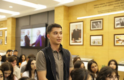 Milli Məclisin üzvü Pərvin Kərimzadə BDU-da "Azərbaycan müstəqillik illərində: Qurtuluşdan zəfərə" mövzusunda mühazirə deyib