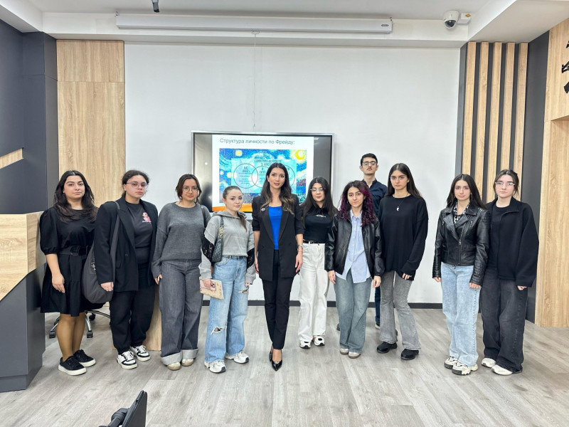 BDU-nun Psixoloji yardım sektorunun "Kinoklub" layihəsi çərçivəsində "Böyük Getsbi" filmi təhlil edilib