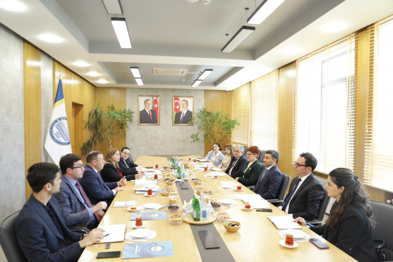 BDU-da DOST Agentliyinin nümayəndə heyəti ilə görüş
