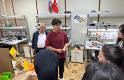 BDU-nun Geologiya fakültəsinin tələbələri Tələbə Elmi-Texniki Yaradıcılıq Mərkəzinə ekskursiya ediblər