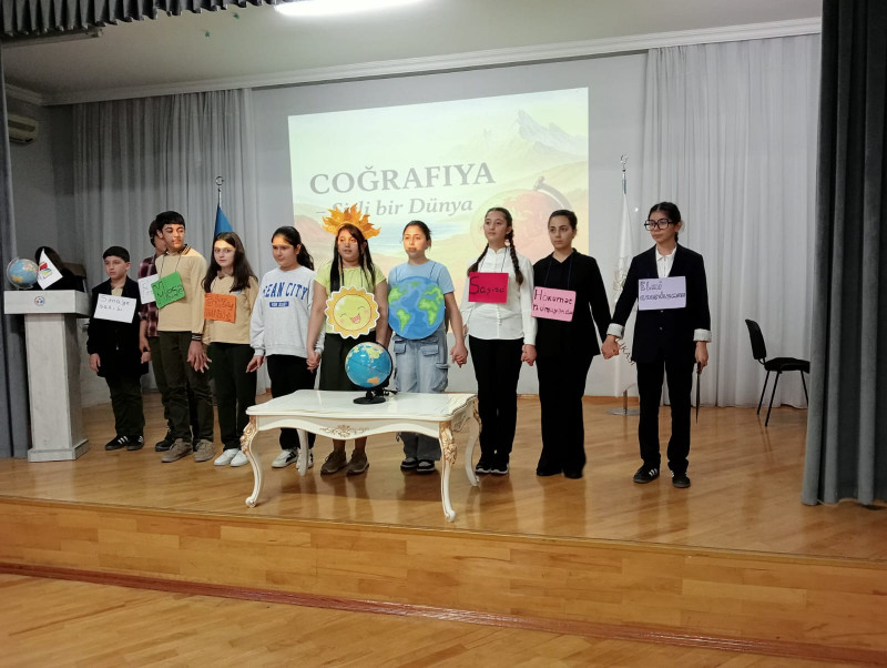 BDU-nun Coğrafiya fakültəsi 200 nömrəli məktəb-liseydə “Coğrafiya - sirli bir dünya” adlı tədbir təşkil edib