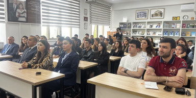 Bərpa Olunan Enerji Mənbələri Dövlət Agentliyinin direktor müavini BDU-da ustad dərsi keçib