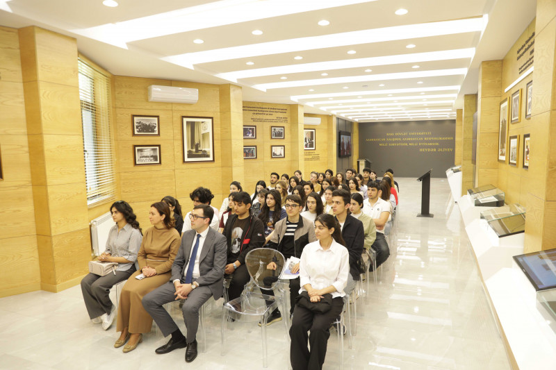 Milli Məclisin üzvü Hikmət Babaoğlu BDU-da Ulu Öndər Heydər Əliyevin siyasi irsi ilə bağlı mühazirə deyib