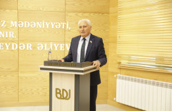 Milli Məclisin üzvü Hikmət Babaoğlu BDU-da Ulu Öndər Heydər Əliyevin siyasi irsi ilə bağlı mühazirə deyib