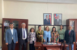 Özbəkistan alimləri Filologiya fakültəsinin qonağı olublar