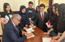 BDU-da tanınmış şair Qəşəm Nəcəfzadə ilə görüş