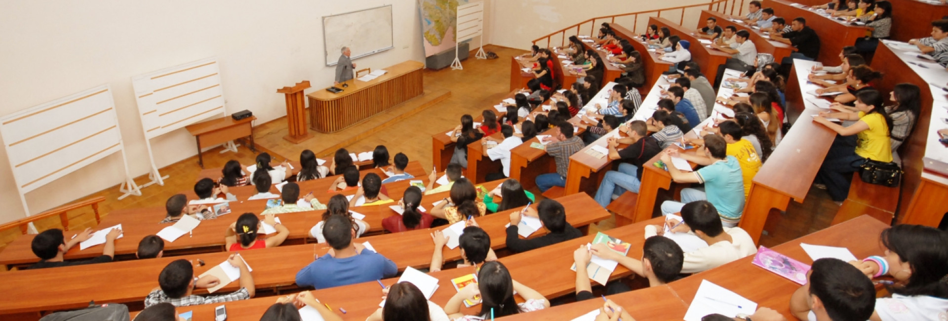 BDU-da 5068 bakalavr imtahan verib