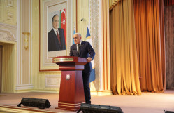 BDU-da Azərbaycan milli mətbuatının 150 illik yubileyinə həsr olunmuş Beynəlxalq konfransın əsas sessiyasının açılışı