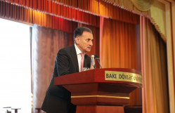 BDU-da Azərbaycan milli mətbuatının 150 illik yubileyinə həsr olunmuş Beynəlxalq konfransın əsas sessiyasının açılışı