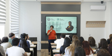 Türkiyənin Üsküdar Universitetinin Sosial Elmlər İnstitutunun direktoru BDU-da ustad dərsi keçib