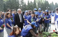 BDU-da çiçəkəkmə aksiyası