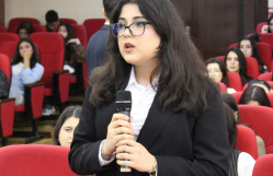 XİN-in mətbuat katibi Ayxan Hacızadə BDU-nun tələbələri ilə görüşüb