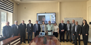 Türkiyənin Kocaeli Universitetinin professoru BDU-da elmi seminar keçib