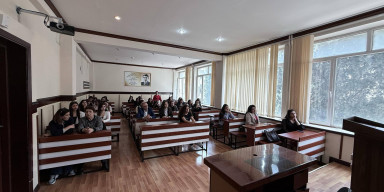 BDU-da elmİ semİnar: “Azərbaycan dİlİndə əmr və nİda cümlələrİ”