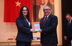 İzmirdə BDU-nun həmtəşkilatçılığı ilə azərbaycanlılara qarşı törədilmiş soyqırımlara həsr olunmuş konfrans keçirilib