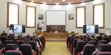 Akademik Akif Əlizadə BDU-da ustad dərsi keçib