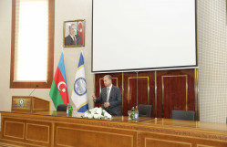 Akademik Akif Əlizadə BDU-da ustad dərsi keçib