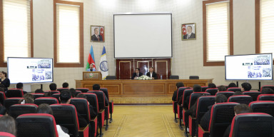 Gənclərin İnkişaf və Karyera Mərkəzinin baş direktoru BDU tələbələri ilə görüşüb