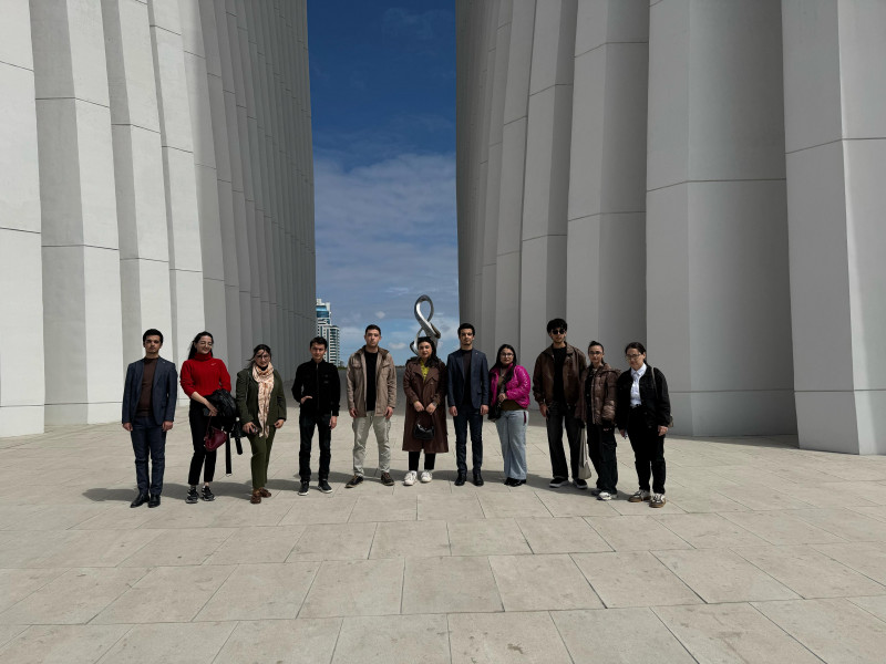 BDU-da fəaliyyət göstərən “Yeni klub”un üzvləri Zəfər parkını ziyarət ediblər