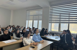 Sosial Xidmətlər Agentliyinin departament müdiri BDU tələbələri ilə görüşüb