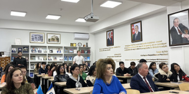 BDU-da müstəqillik illərində Azərbaycanda kitabxana-informasiya fəaliyyəti müzakirə olunub