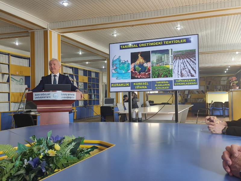 Akdeniz Universitetinin professoru BDU-da meyvə və tərəvəzlərdə keyfiyyətin qorunmasına dair mühazirə oxuyub