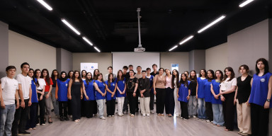 BDU könüllüləri "Paradiqmanı dəyiş" adlı təlimdə