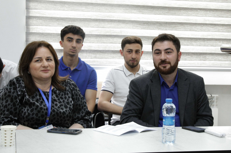 “Rəqəmsal dövrdə media və kommunikasiya fəaliyyəti” mövzusunda Beynəlxalq konfrans öz işinə başlayıb