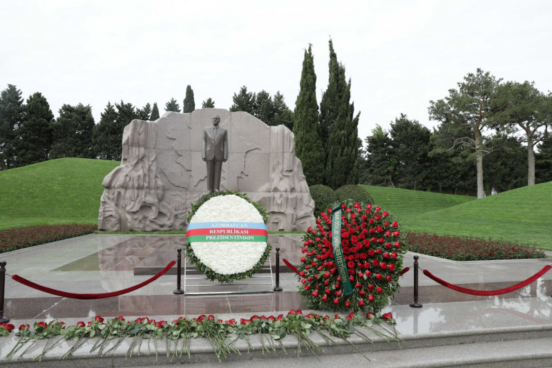 Azərbaycan milli mətbuatının 150 illik yubileyinə həsr olunmuş Beynəlxalq konfransın əsas sessiyasının açılışı